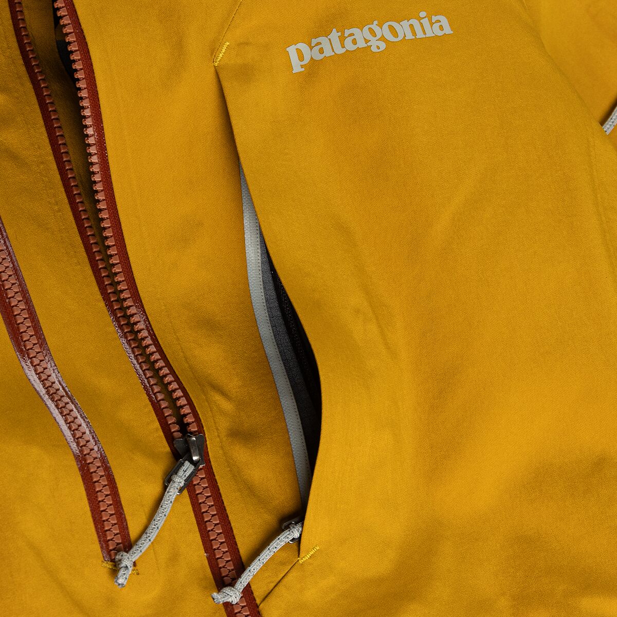 Patagonia / Women's PowSlayer Jacket - 30313 - XL - Locally