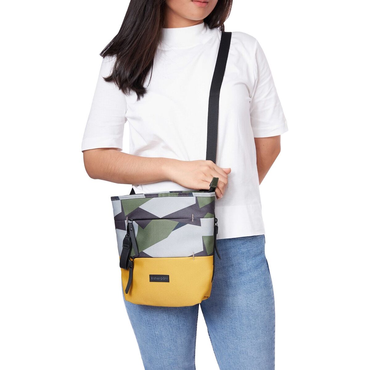  Sherpani Sadie, Nylon Crossbody Bag, Lightweight